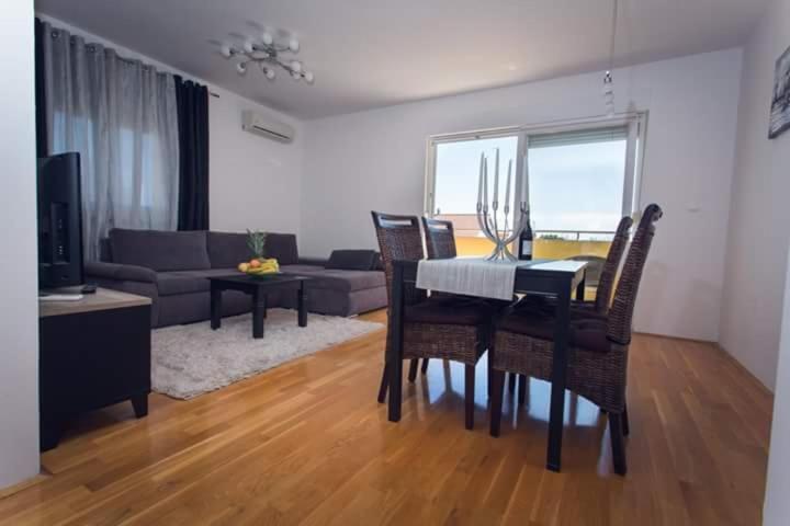 Apartman Mila Каштела Экстерьер фото