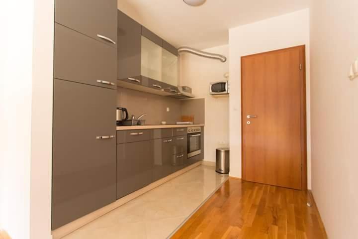 Apartman Mila Каштела Экстерьер фото