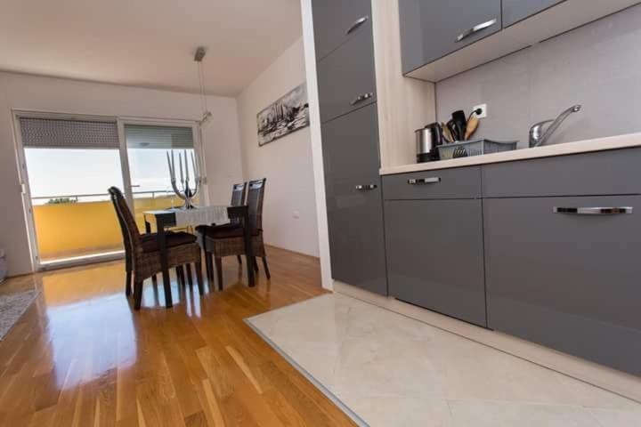 Apartman Mila Каштела Экстерьер фото